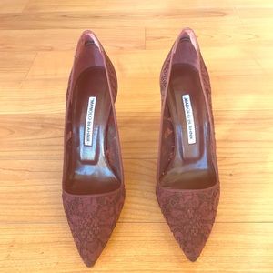 NEW beautiful lace Manolo’s in plum / deep purple